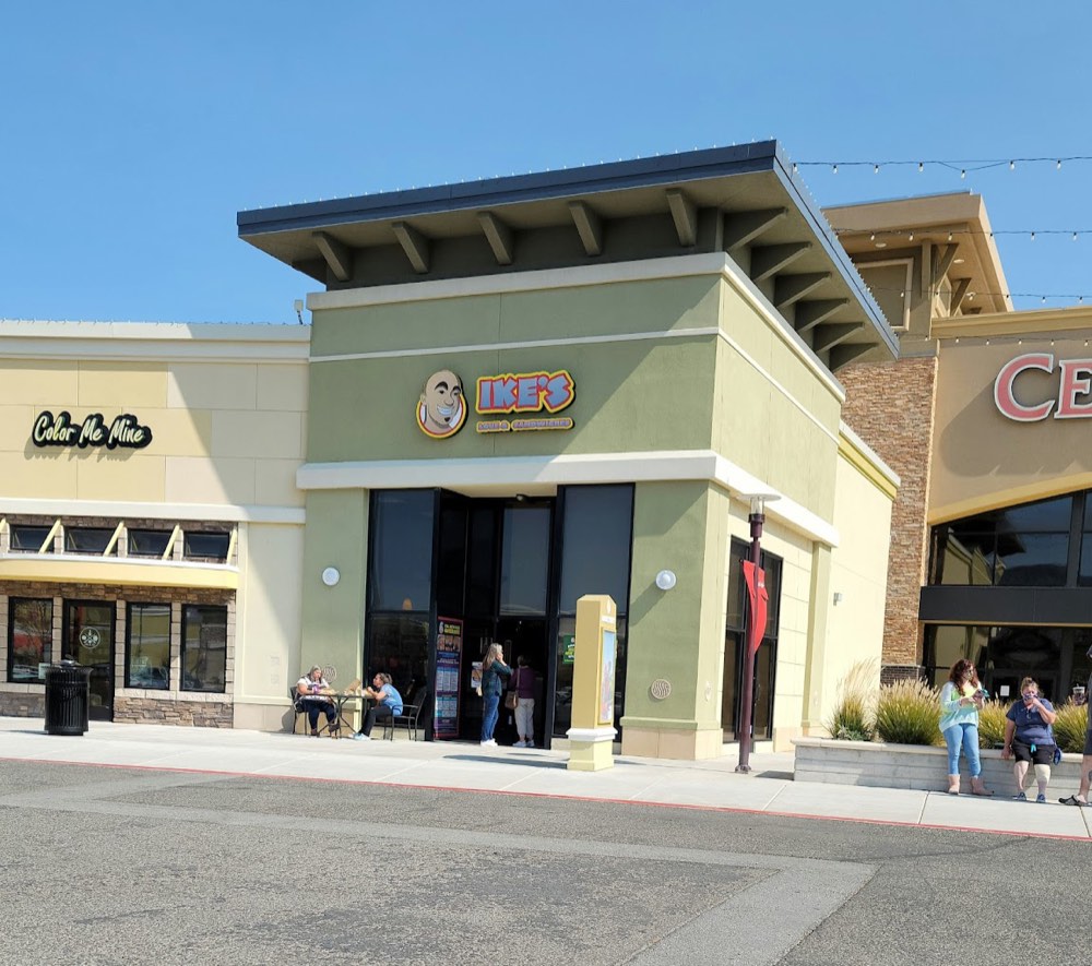 Ike's Reno Summit photo 4
