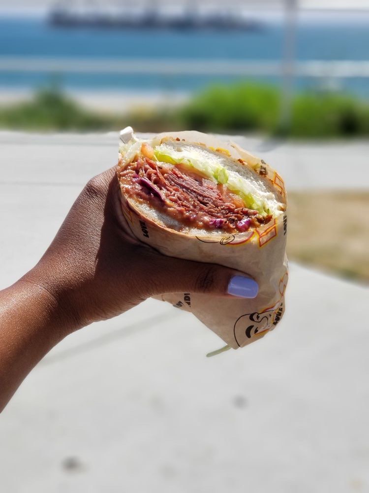 Ike's Long Beach photo 2
