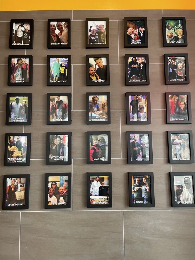 Ike's Costa Mesa photo 1