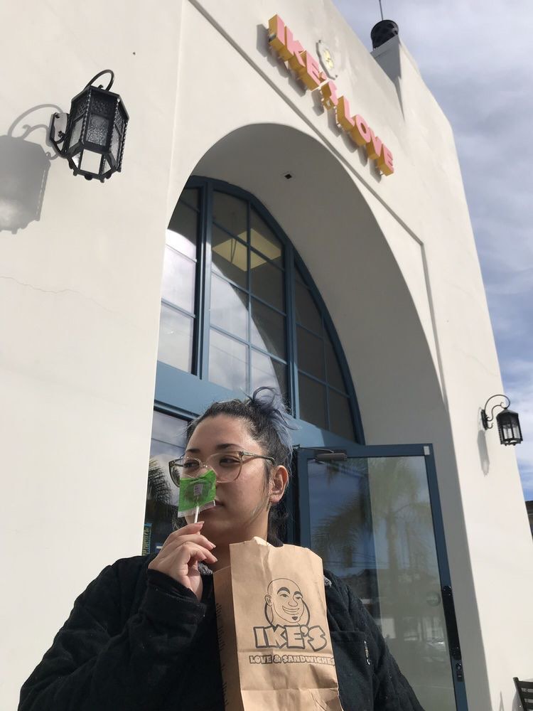 Ike's Santa Barbara photo 1